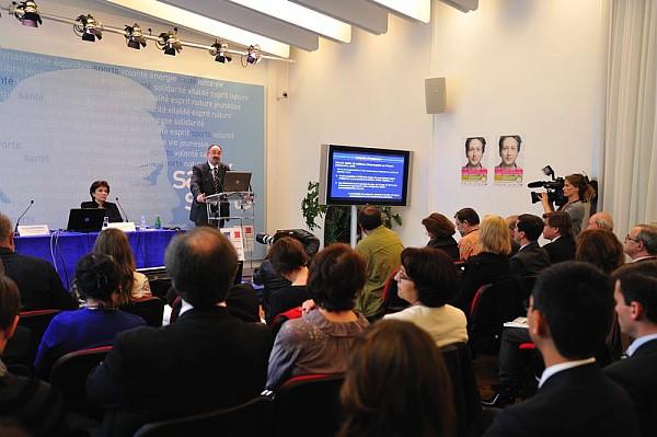 Lancement de l'étude NutriNet-Santé, avec le professeur Serge HE Lancement de l'étude NutriNet-Santé, avec le professeur Serge HE