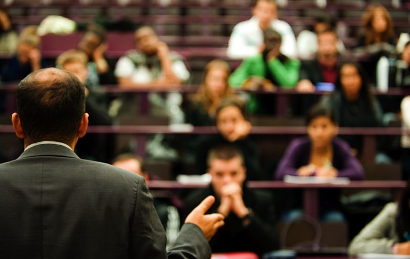 Cours en amphitheatre a Saint-Denis