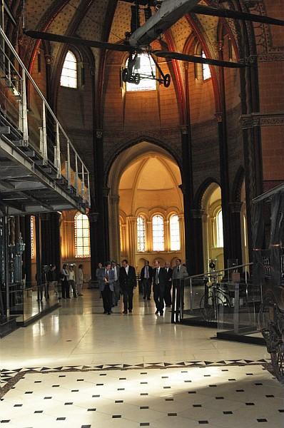 Visite du Musée des arts et métiers par le directeur général de l'INPI Passage par la Chapelle lors de la visite du Musée des arts et m