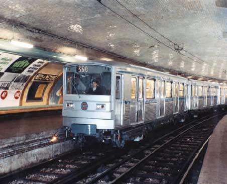 1968 ligne 3 les trains en inox (droits réservés)